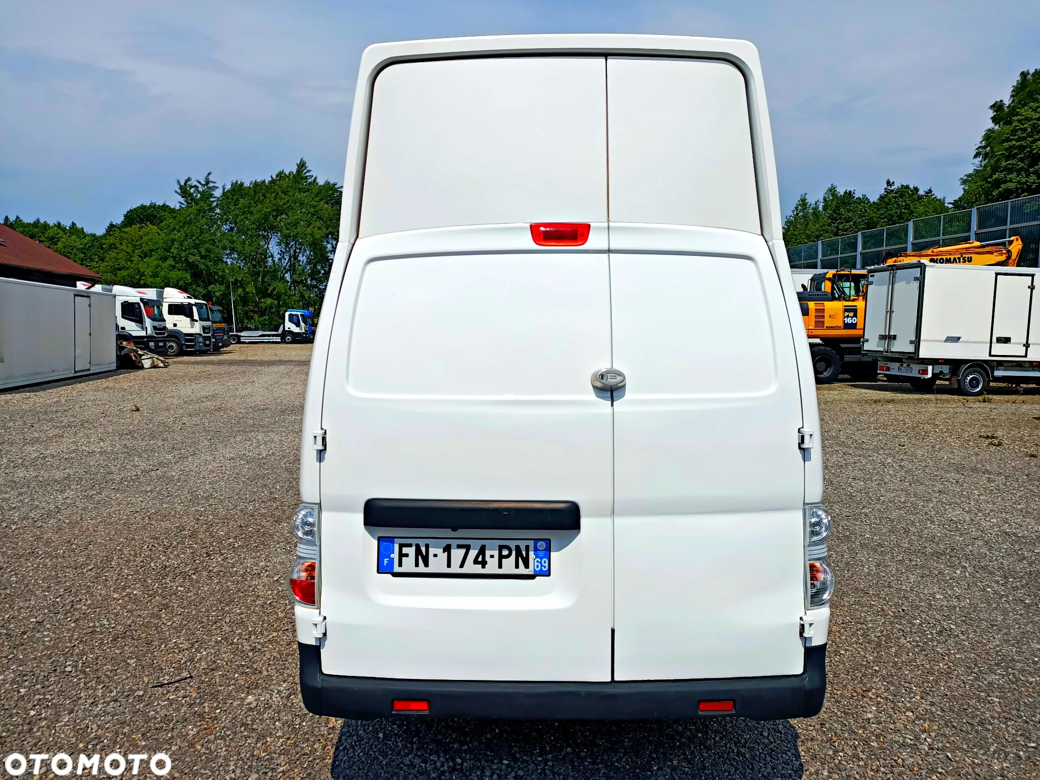 Nissan ENV 200 Maxi - 8