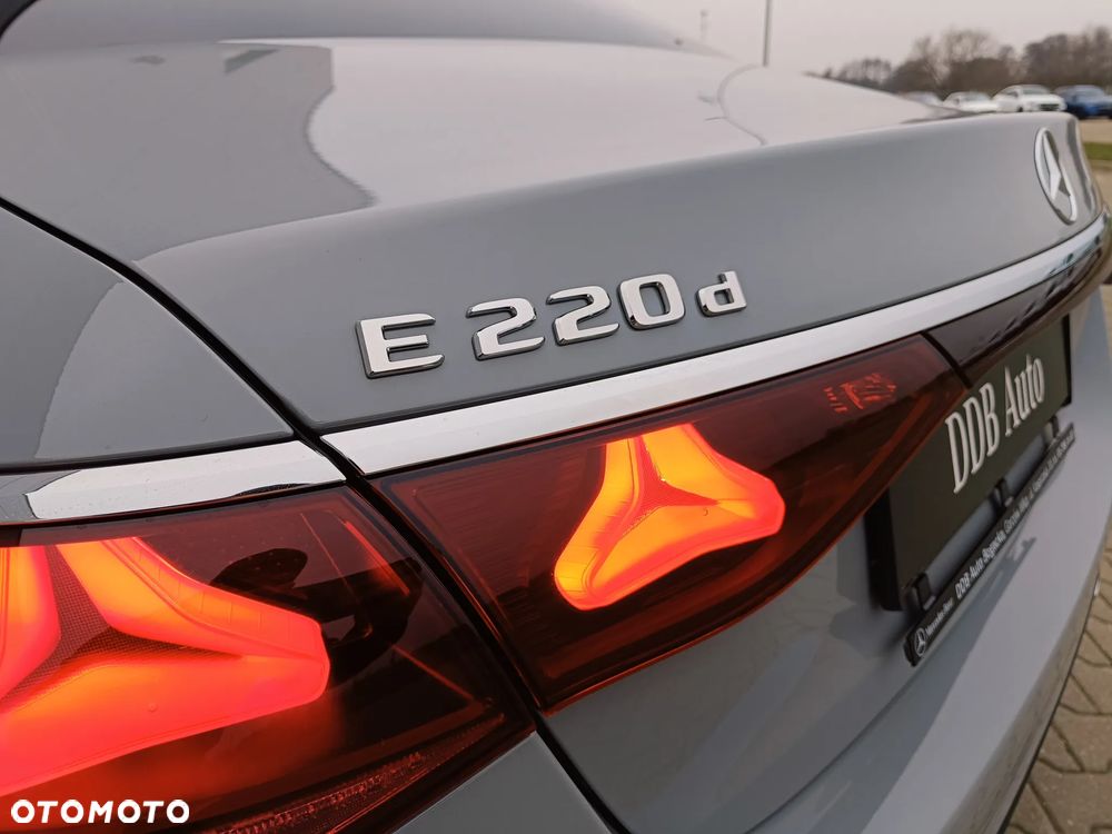 Mercedes-Benz Klasa E 220 d 4-Matic AMG/Avantgarde - 9