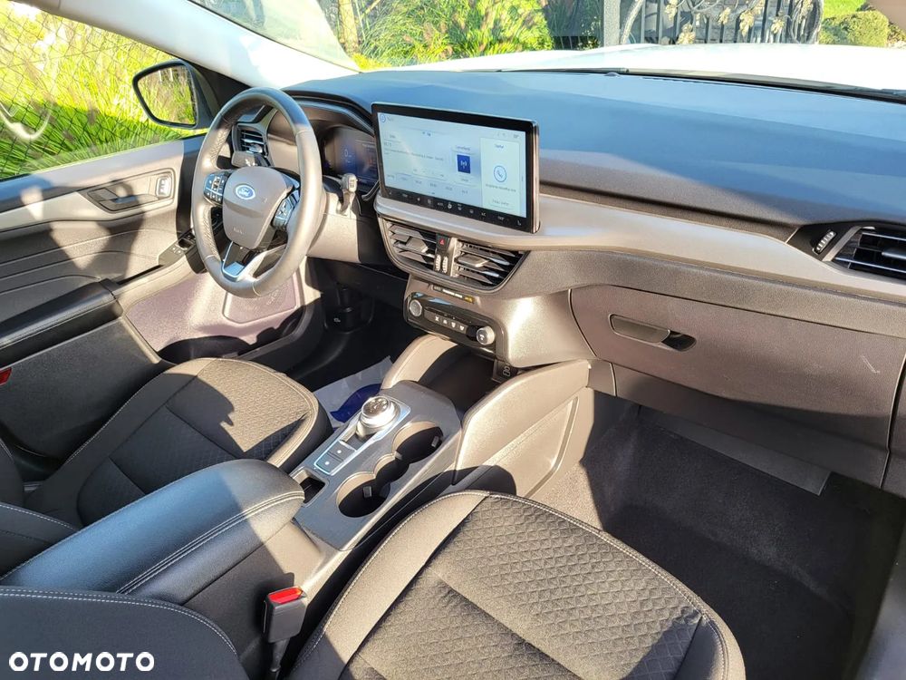 Ford Kuga - 32