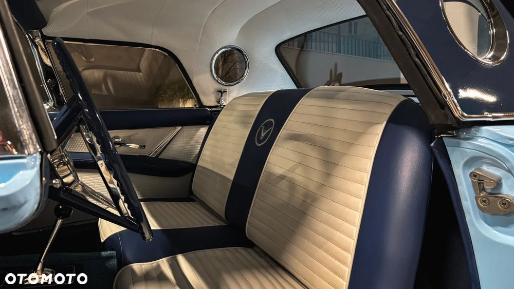 Ford Thunderbird - 8