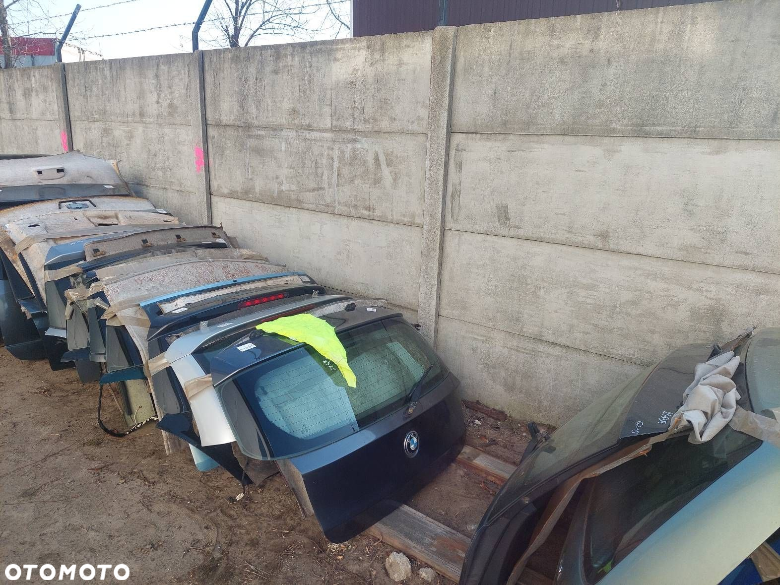 KOMPLETNY TYŁ KLAPA BAGAŻNIKA ZDERZAK TYŁ LAMPY BMW E87 A22 - 12