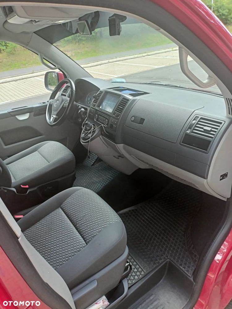 Volkswagen Caravelle - 11