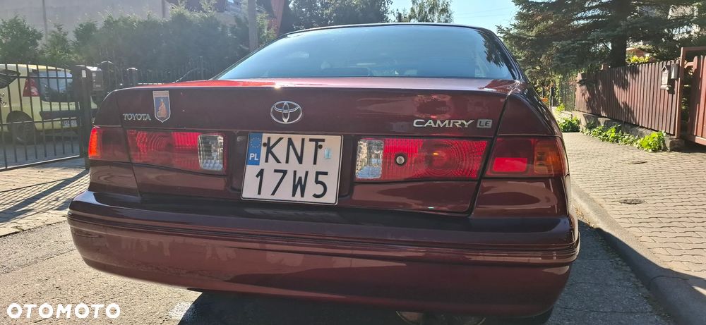 Toyota Camry - 10
