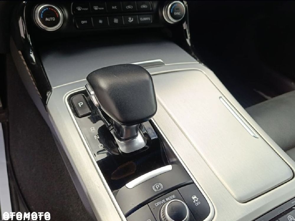 Kia Stinger - 8