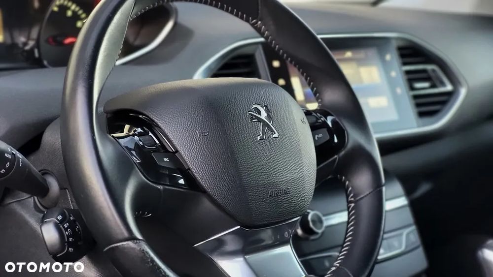 Peugeot 308 1.2 PureTech Business Line S&S - 21