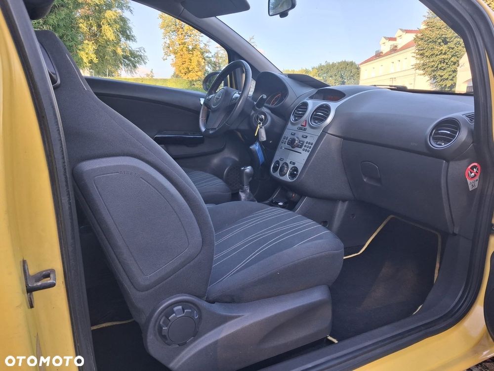 Opel Corsa - 25