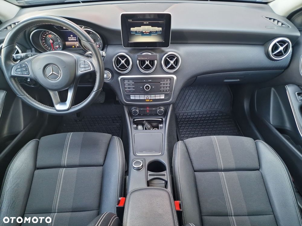 Mercedes-Benz Klasa A 180 d 7G-DCT Urban - 11