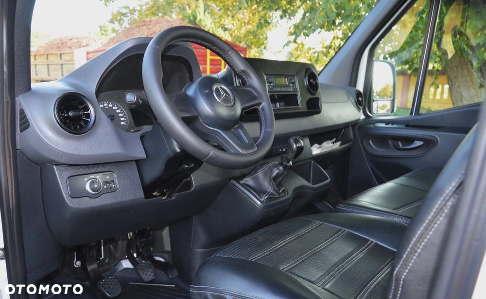 Mercedes-Benz Sprinter - 19