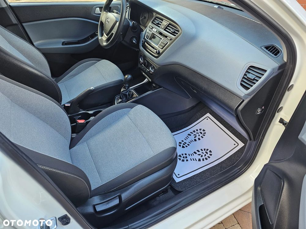 Hyundai i20 1.2 Classic + - 8