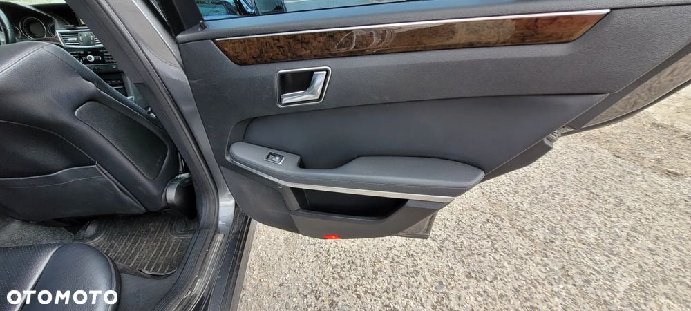 Mercedes-Benz Klasa E 200 CDI DPF BlueEFFICIENCY Automatik Avantgarde - 17