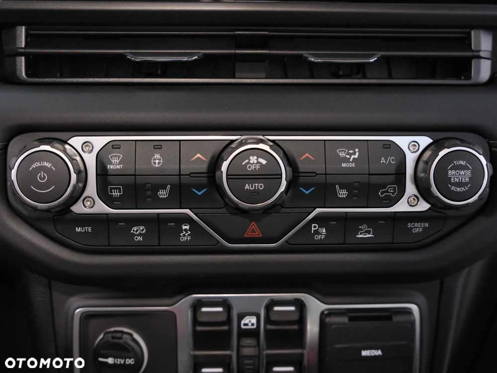 Jeep Wrangler - 29