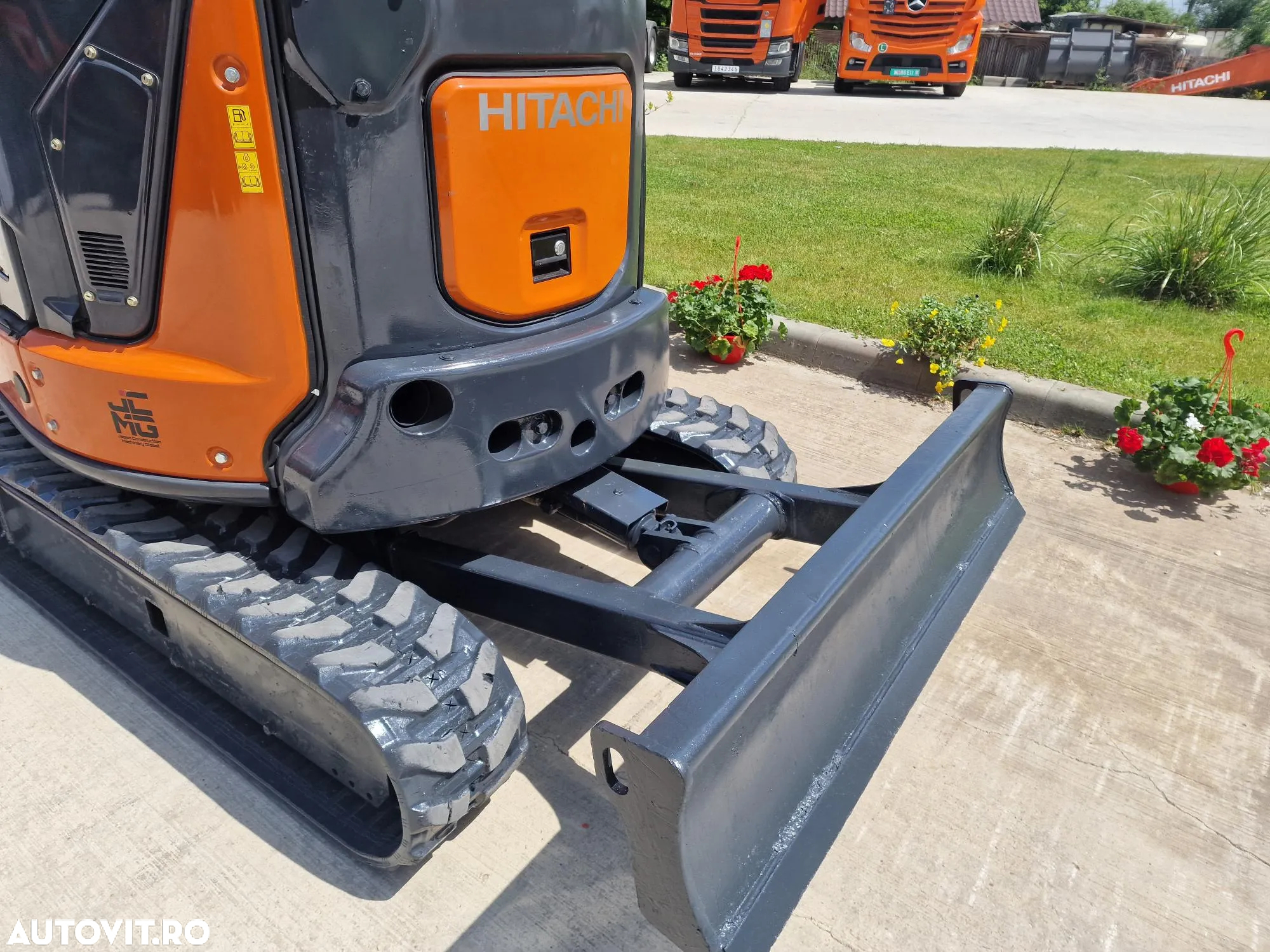 Hitachi ZX33, 3,7 tone, 2023/05, 1.163h, CUPLA RAPIDA+3 CUPE NOI, Senile 80% bune, Instalatia de picon pe brate, Sistem antifurt, Aer conditioinat, adanc sapare 4mc, ridica tevi de 2,5tone, STARE FOARTE BUNA< CA NOU, posibilitate leasing 4 ani-36900 EUR+Tva - 20