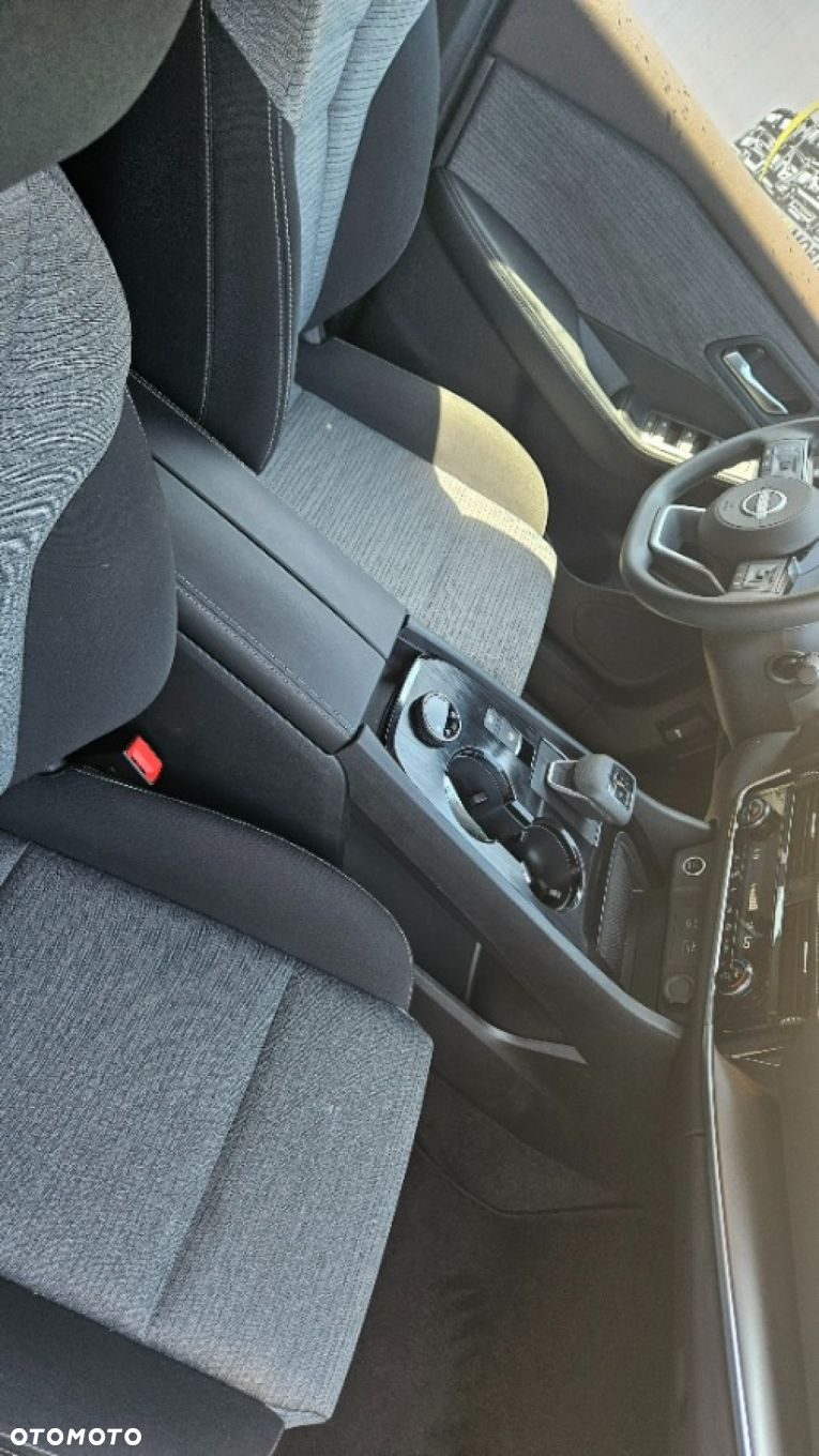 Nissan Rogue - 13
