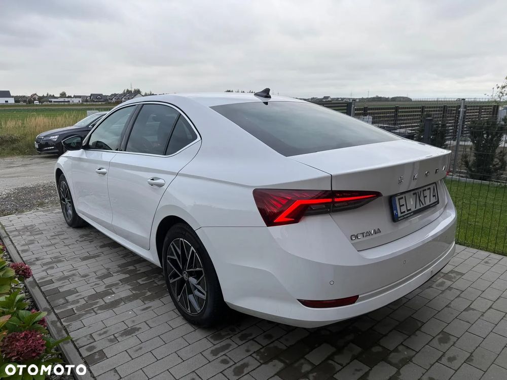 Skoda Octavia 2.0 TDI Style DSG - 4