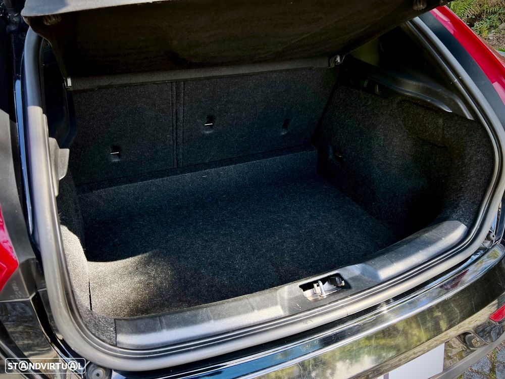 Volvo V40 2.0 D2 Momentum - 17