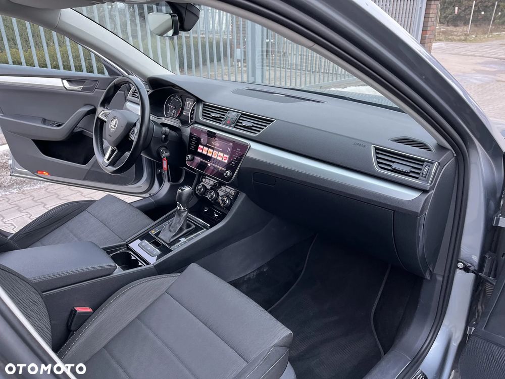 Skoda Superb 2.0 TDI SCR Ambition DSG - 20