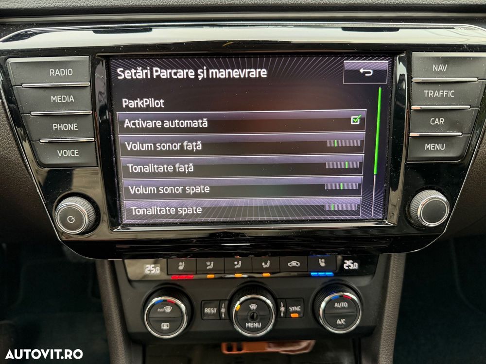 Skoda Superb 2.0 TDI DSG 4X4 Laurin & Klement - 35