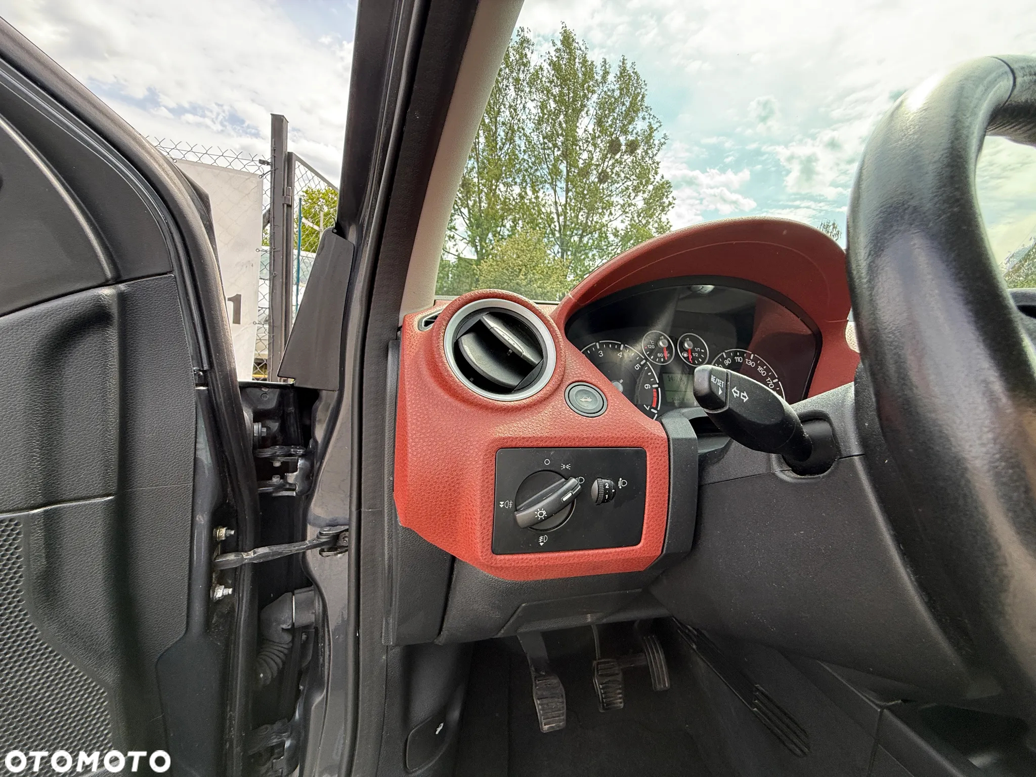 Ford Fiesta 1.4 Ambiente - 23