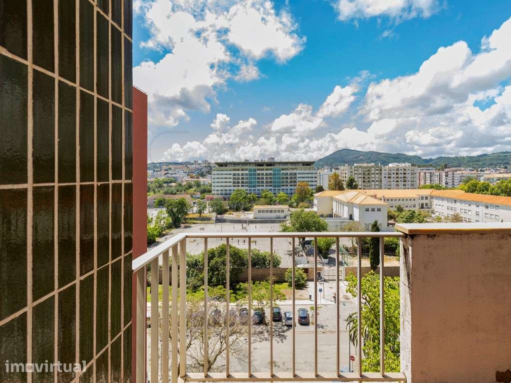 Apartamento T2 no Bairro do Liceu com excelentes areas - Grande imagem: 2/24