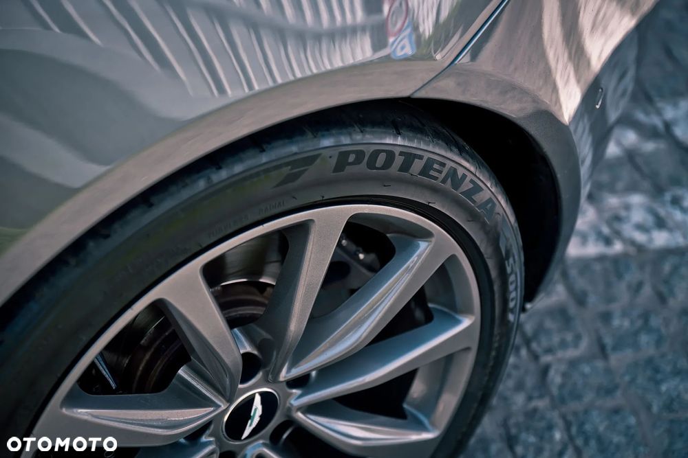 Aston Martin DB11 - 15