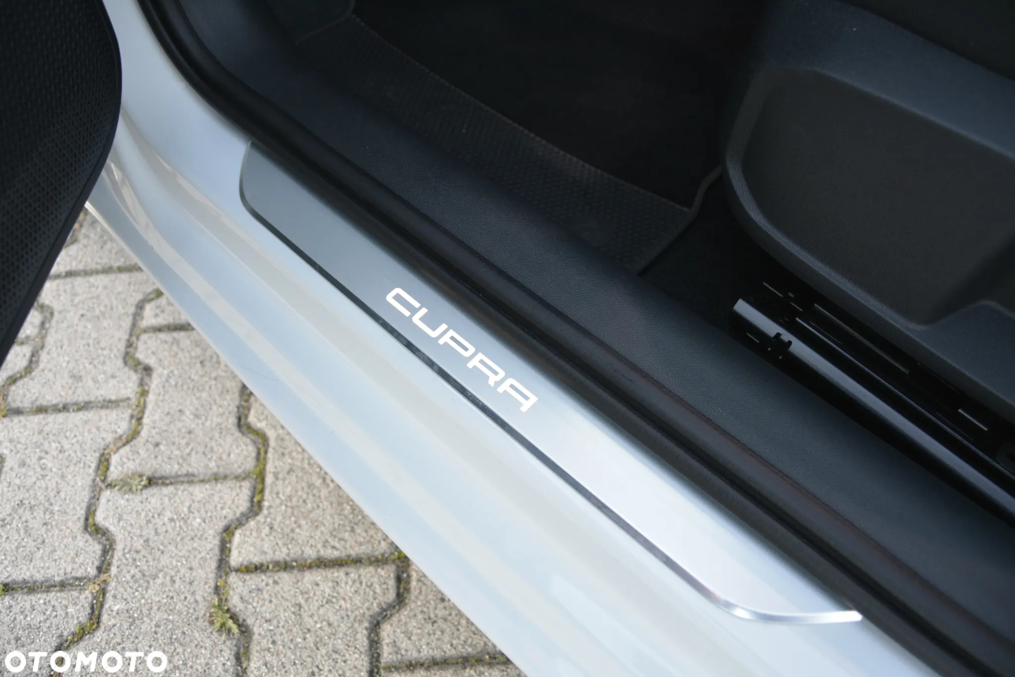 Cupra Leon 1.5 eTSI DSG - 33