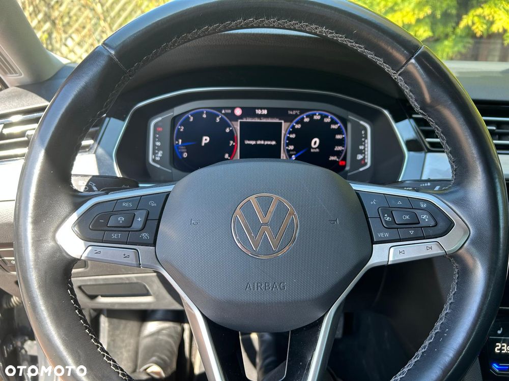 Volkswagen Passat 2.0 TSI Elegance DSG - 8