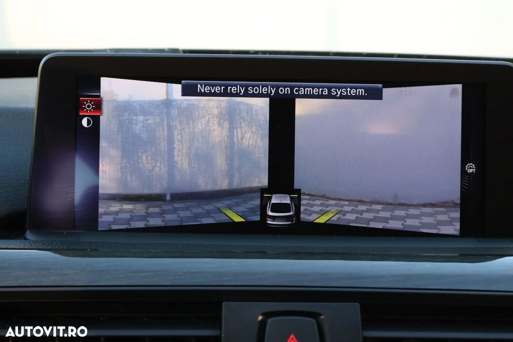 BMW Seria 3 325d Aut. Luxury Line - 24