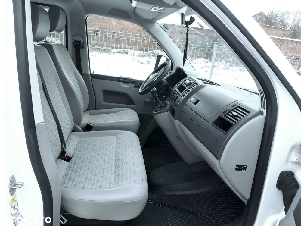 Volkswagen TRANSPORTER T5 - 11