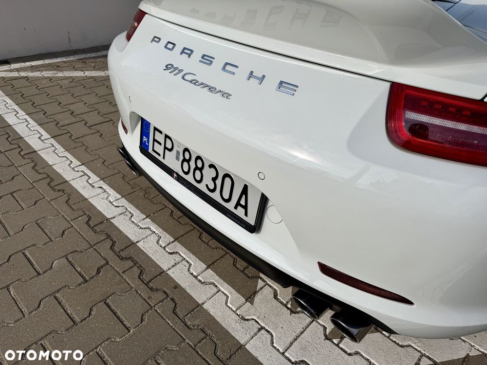 Porsche 911 Carrera - 11