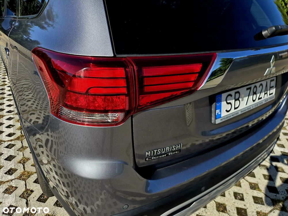 Mitsubishi Outlander 2.0 Instyle SDA 4WD CVT - 11