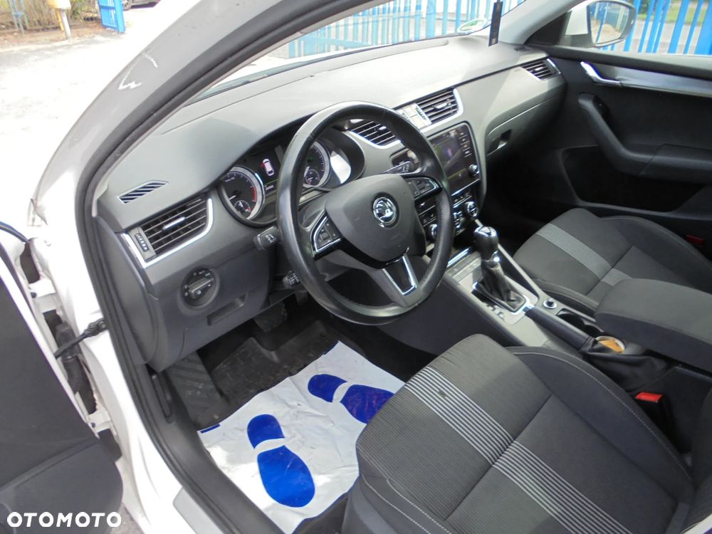 Skoda Octavia 2.0 TDI DSG Ambition - 6