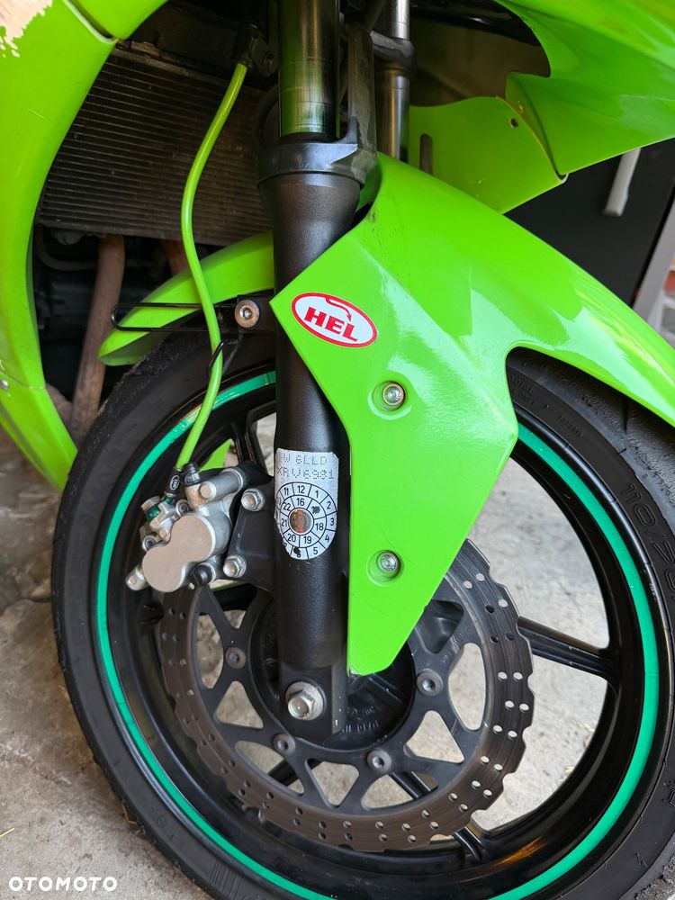 Kawasaki Ninja 250R - 8