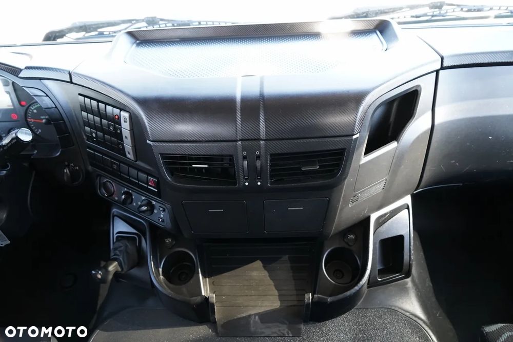 Iveco TRAKKER 410 / SKRZYNIOWY- 6,5 M + HDS PALFINGER PK 19.001 SLD / MOCNA PODŁOGA / 3 MIEJSCA / PILOT/ - 30