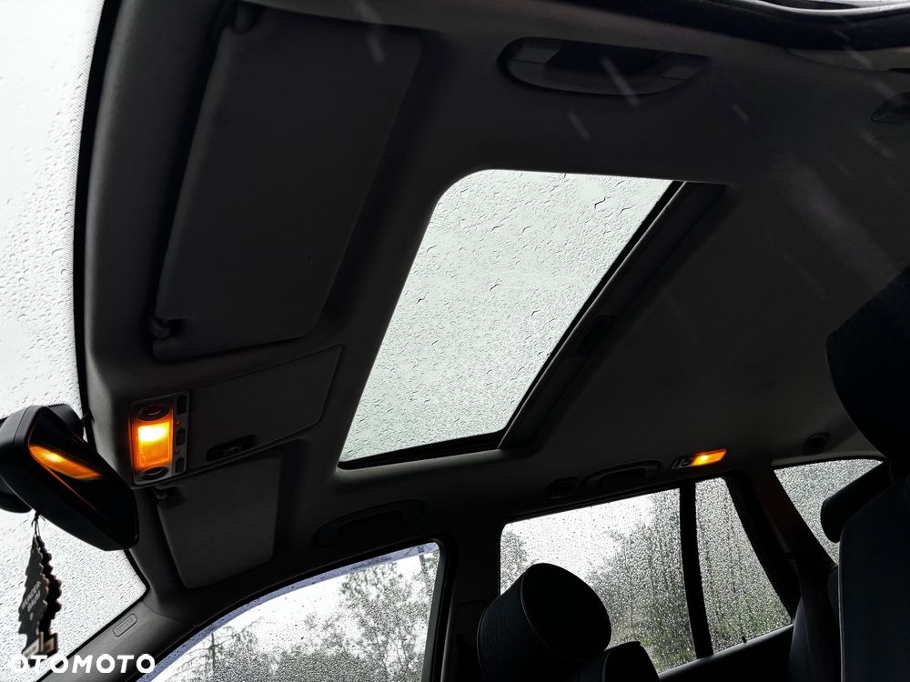 BMW Seria 5 520i Touring Edition Sport - 10