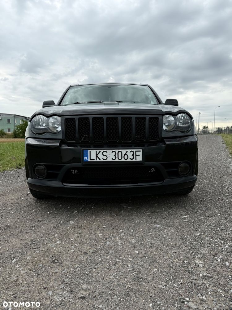 Jeep Grand Cherokee 6.1 V8 SRT8 - 8