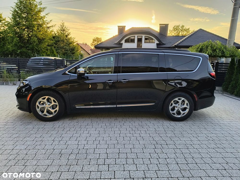 Chrysler Pacifica - 3