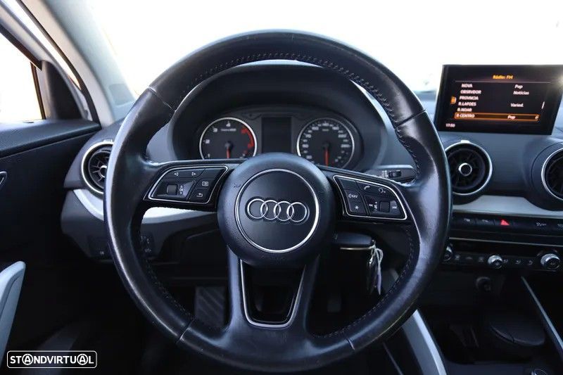 Audi Q2 1.6 TDI Design - 14