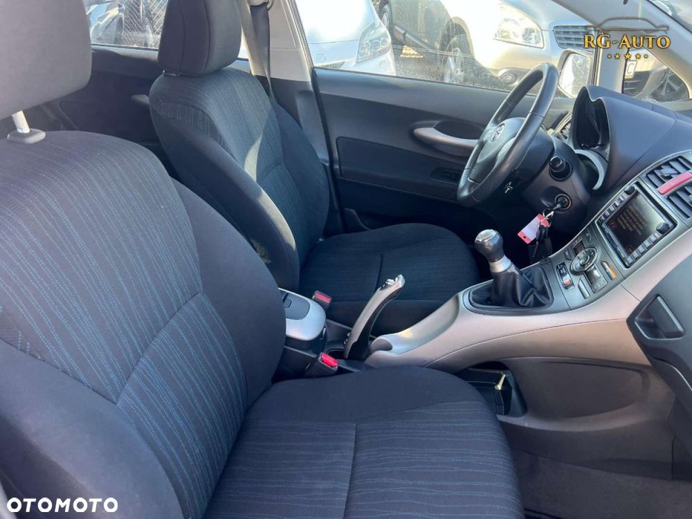 Toyota Auris - 25