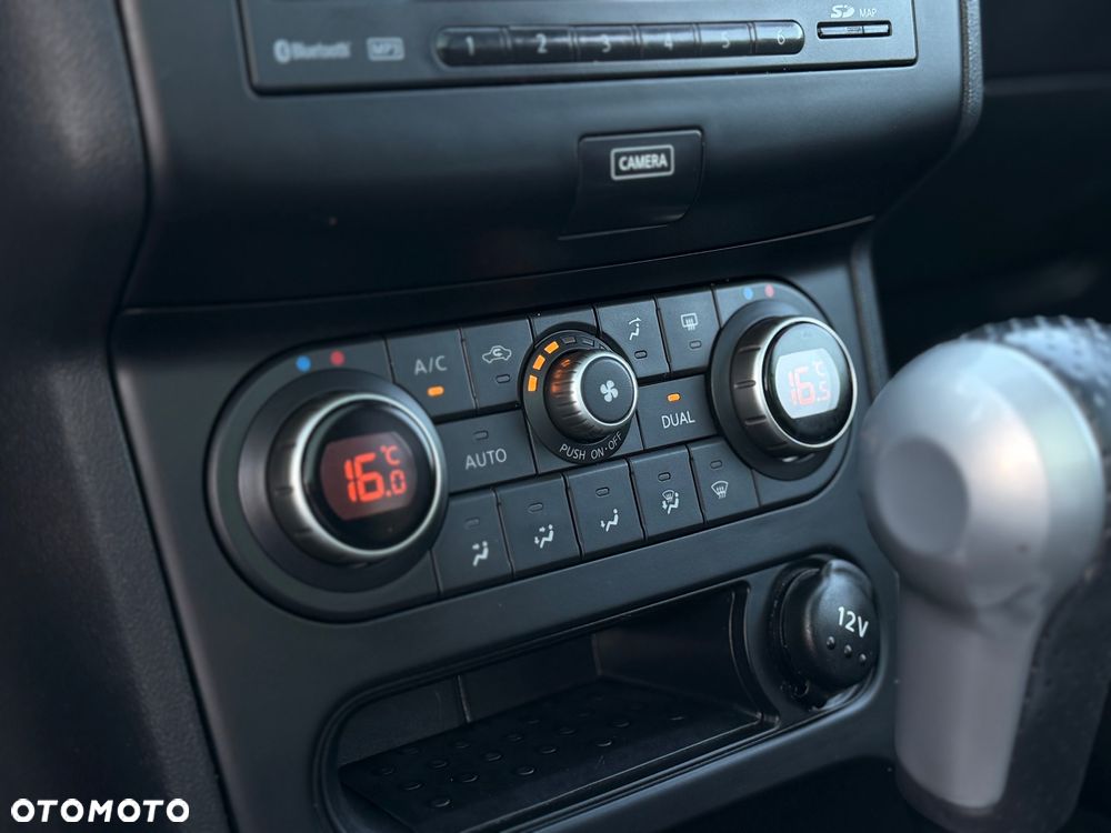 Nissan Qashqai 2.0 dCi 4 x 4 DPF tekna - 27