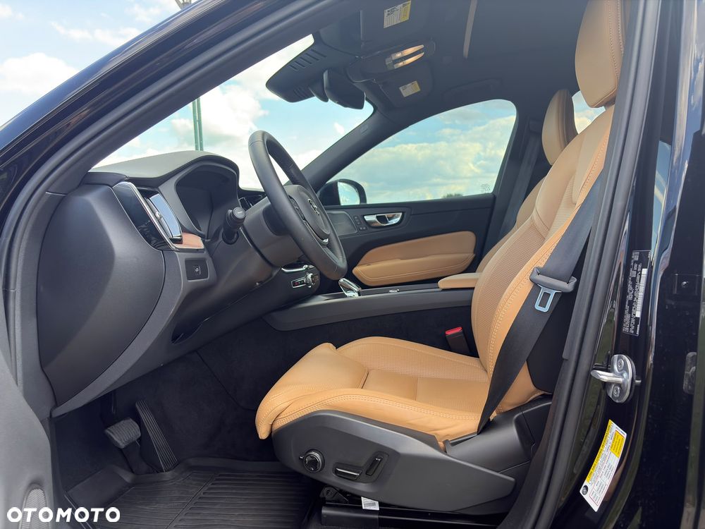 Volvo XC 60 B5 B AWD Ultimate Dark - 26
