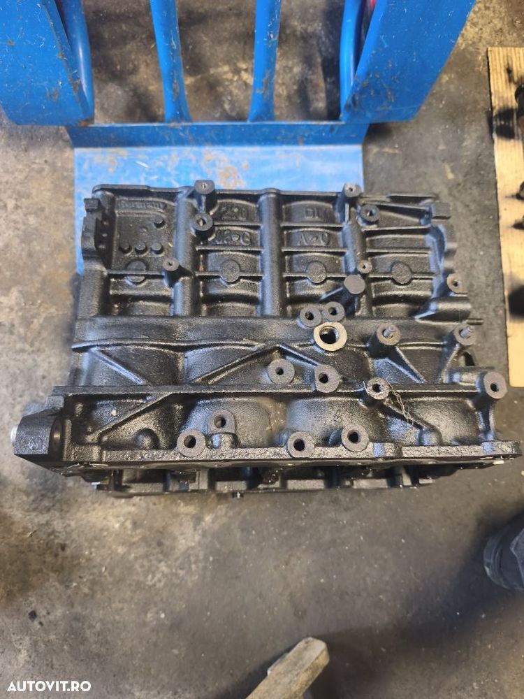 Bloc motor BMP 2.0 tdi 103 kw 140 cp Volkswagen Passat B6 2005-2010 - 3