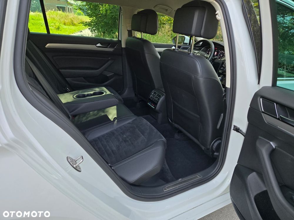 Volkswagen Passat 2.0 TDI Bi-Turbo BMT 4Mot Highline DSG - 29