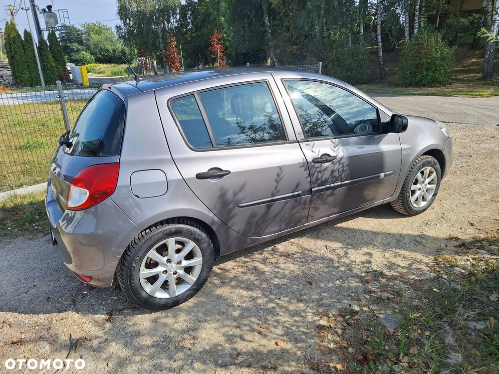 Renault Clio 1.2 16V Life - 6