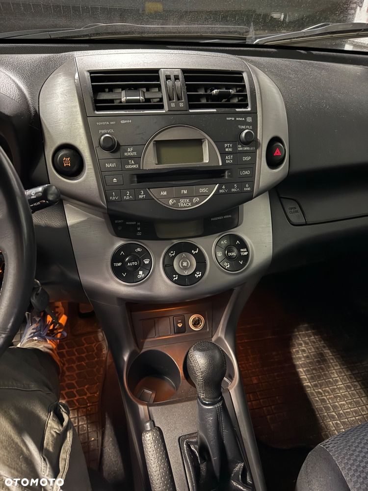 Toyota RAV4 2.0 VVT-i Sol - 14