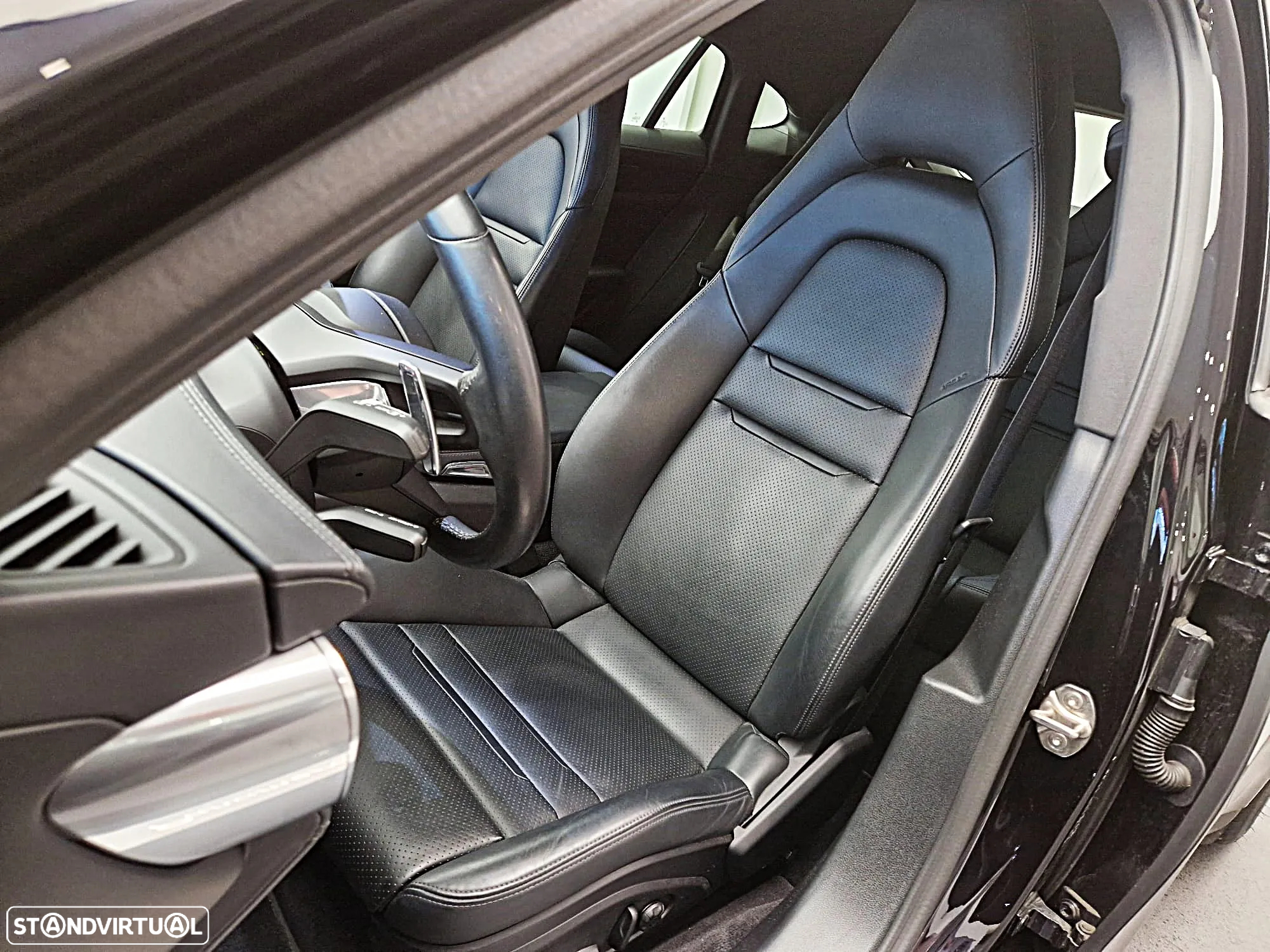 Porsche Panamera 4 E-Hybrid - 16