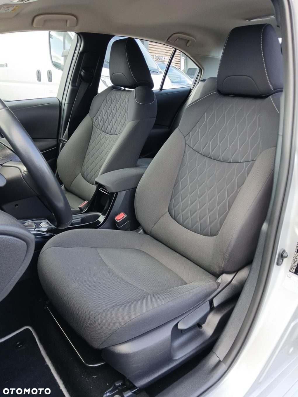 Toyota Corolla 1.8 Hybrid Comfort - 10