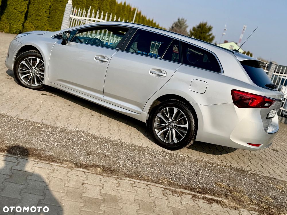 Toyota Avensis 2.0 D-4D Prestige - 34