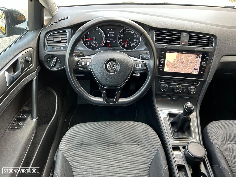 VW Golf Variant 1.6 TDi Confortline - 21