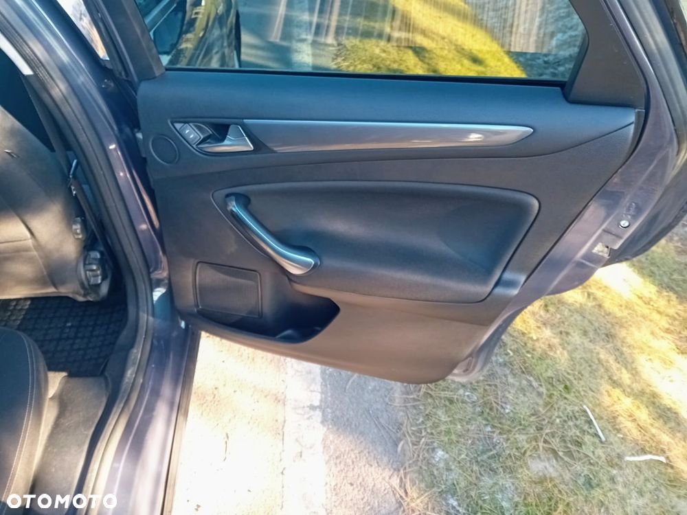 Ford Mondeo SW 1.6 T Gold X Plus - 12