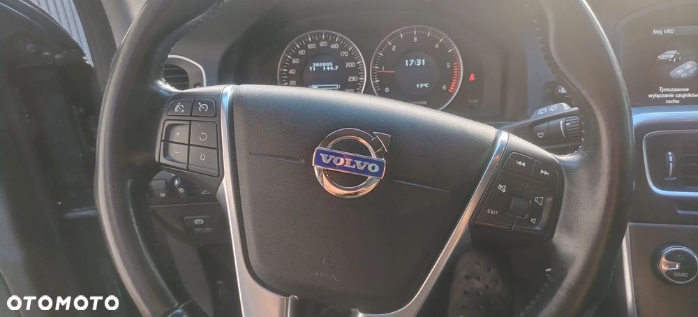 Volvo V60 D2 Momentum - 23
